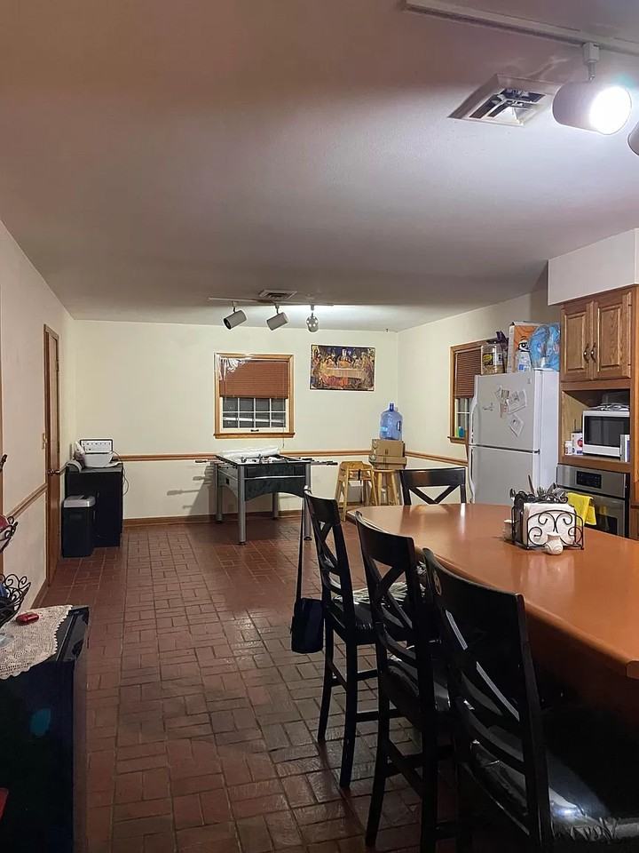 1110 Arizona Avenue - Photo 3 of 14