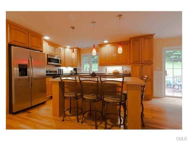 160 Kneen St - Photo 2 of 20