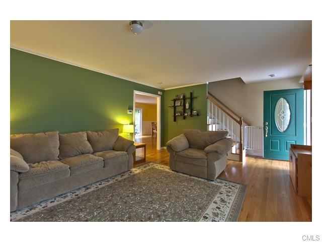 160 Kneen St - Photo 3 of 20