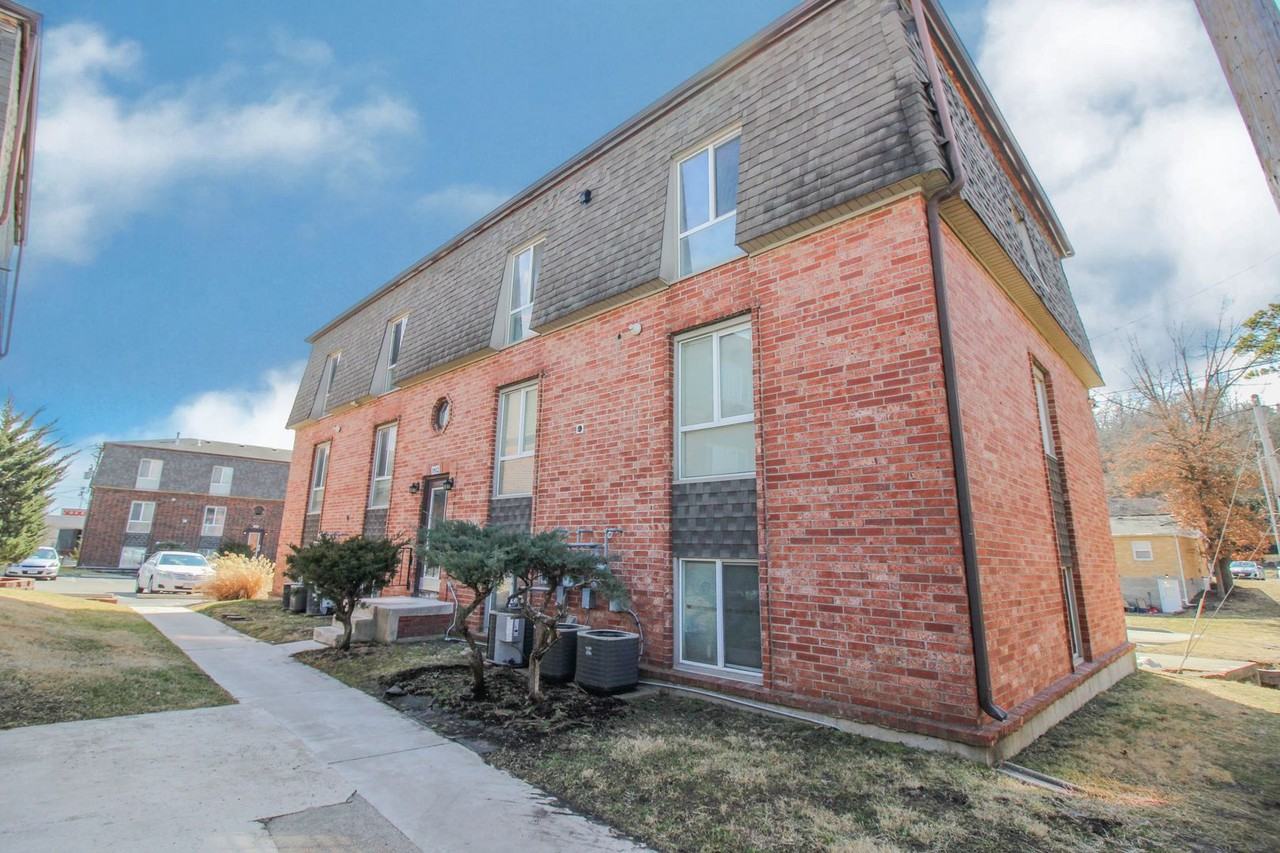 Eastgate Apartments - Photo 3 of 10