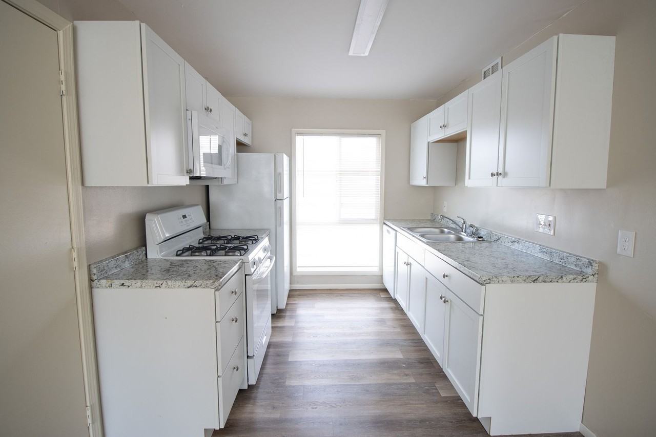 Eastgate Apartments - Photo 4 of 10