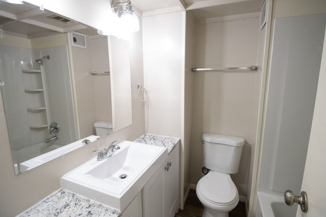 Eastgate Apartments - Photo 7 of 10