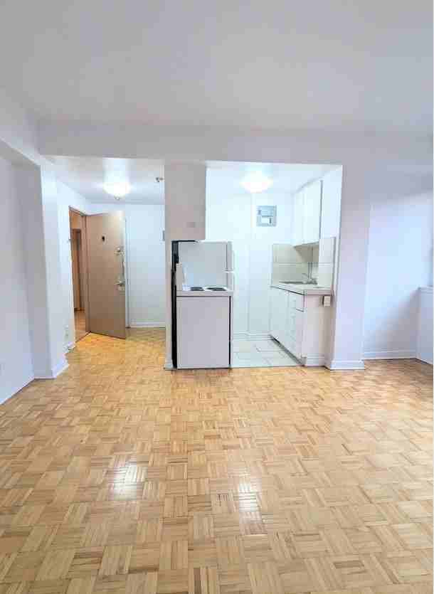 3462 Aylmer Downtown Apartments 3462 Rue Aylmer, Montréal, QC H2X