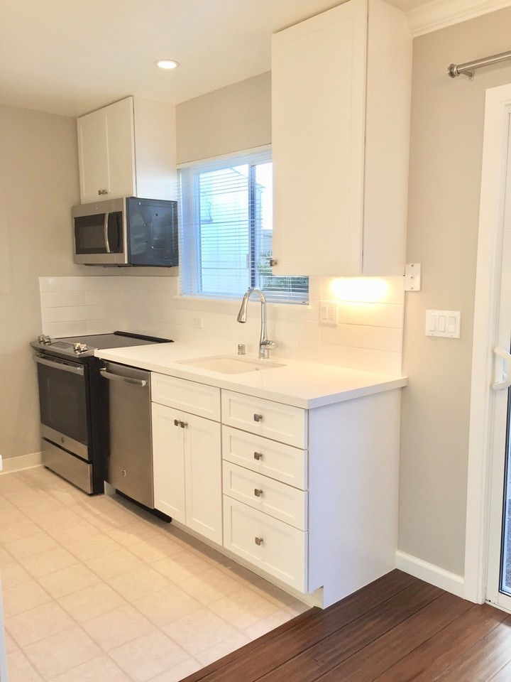 Village Square Townhouses - Photo 6 of 40