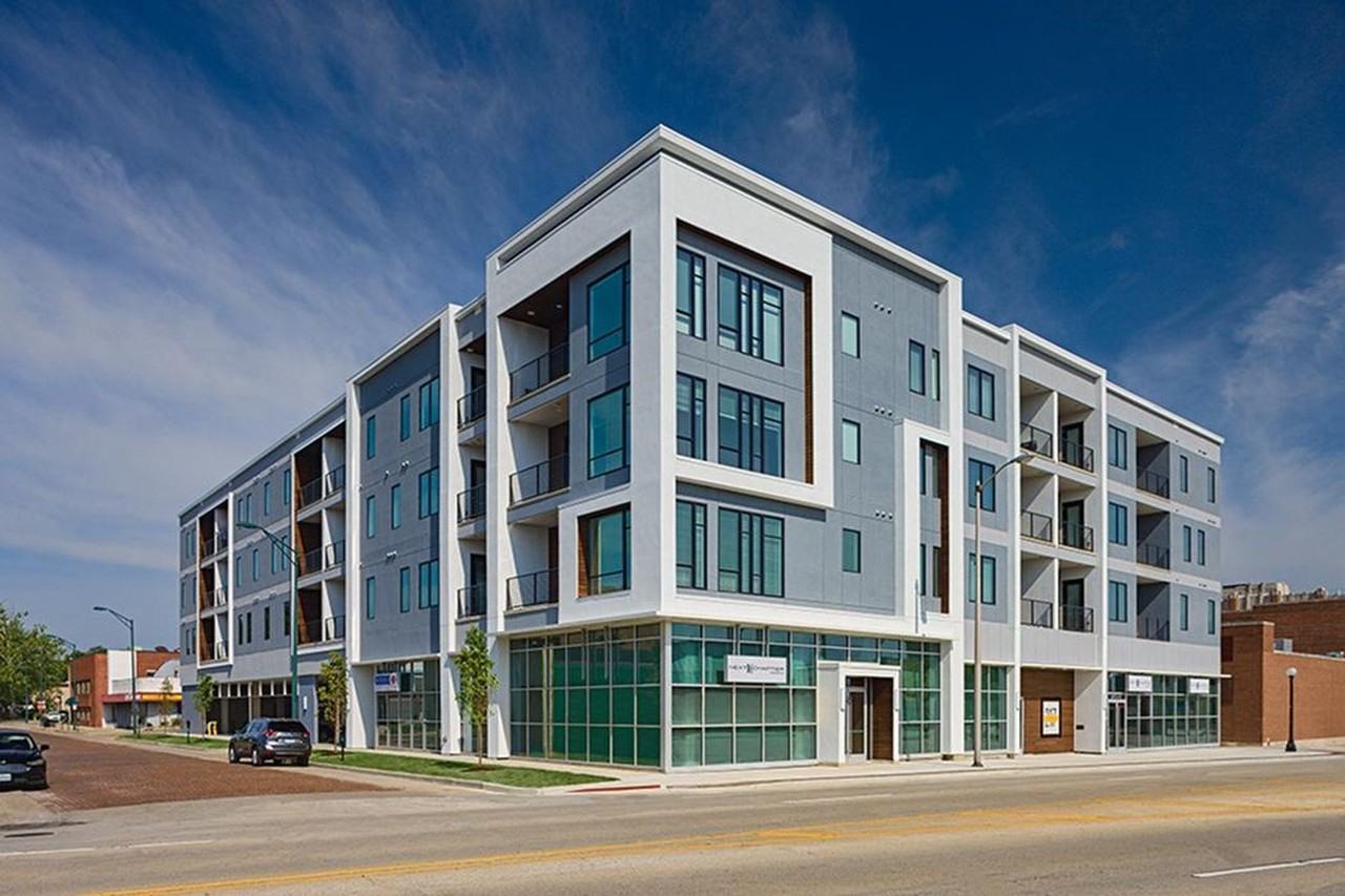 134 - 217 S Neil - Photo 2 of 50