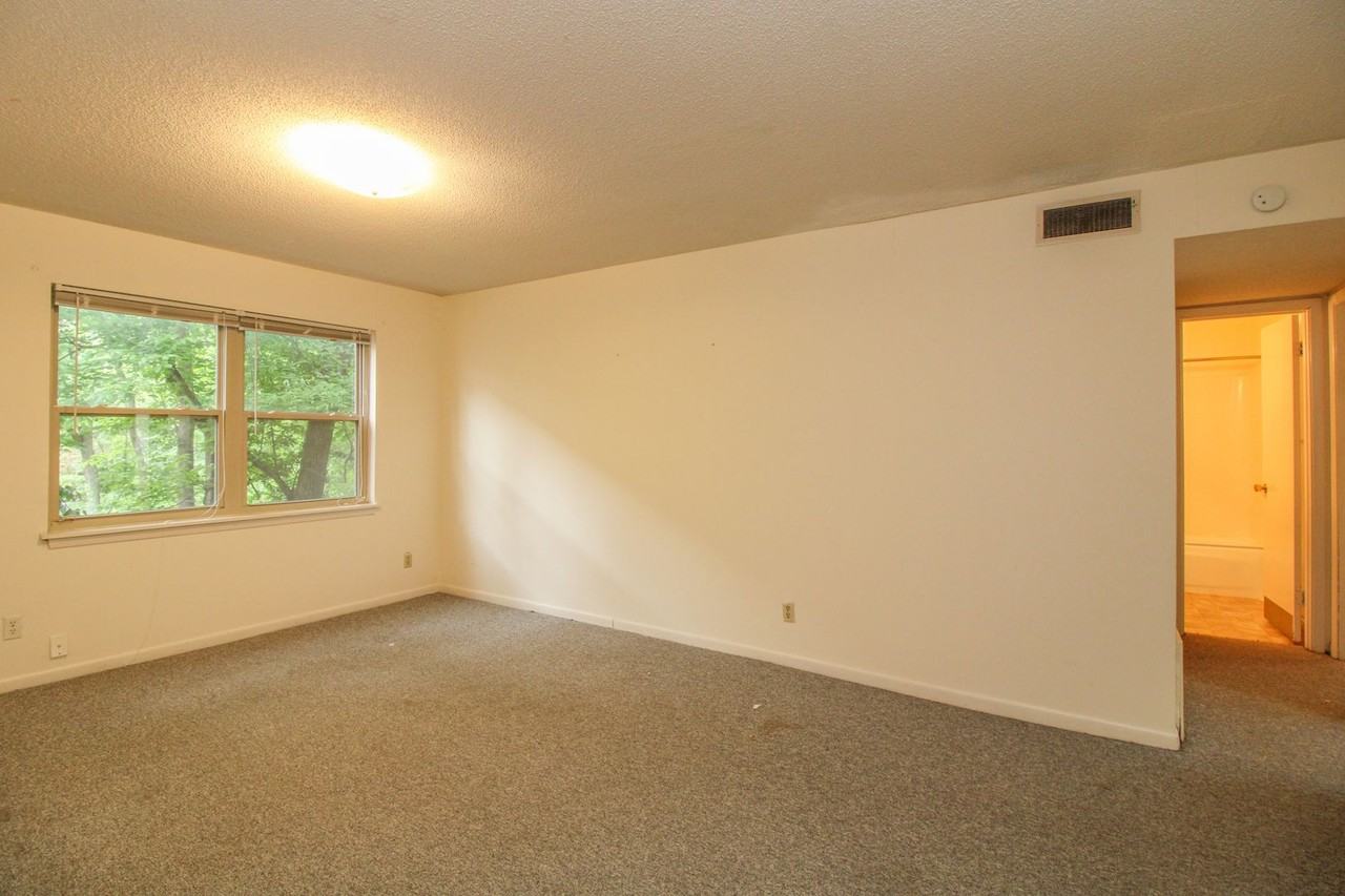 1612 Anthony St. - Photo 3 of 10