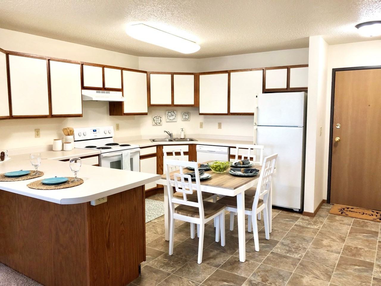 Archway Apartments - Photo 2 of 6