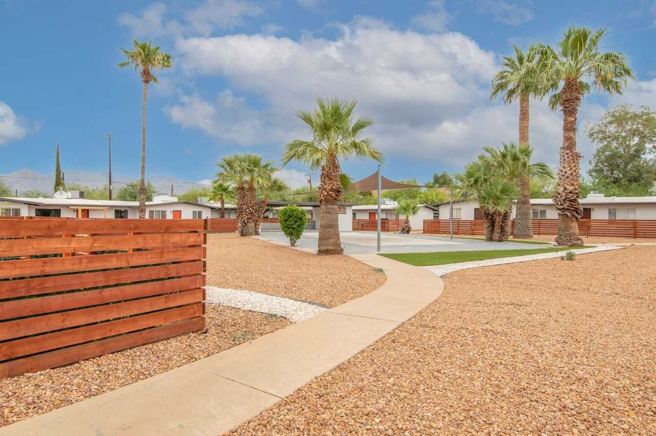 Two Bedroom Luxury Apartment Homes - Photo 5 of 38