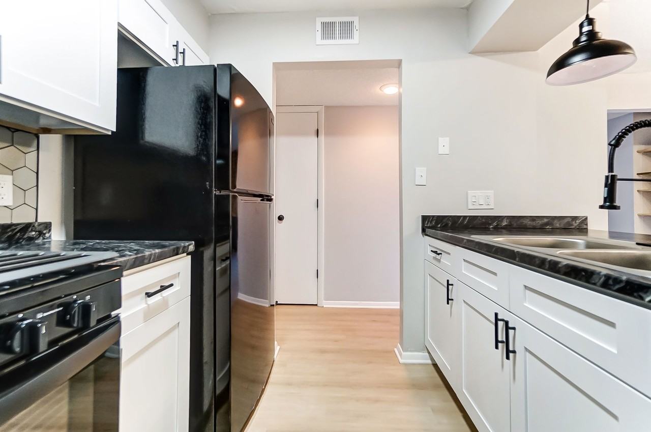 Coventry Court West - Photo 5 of 50