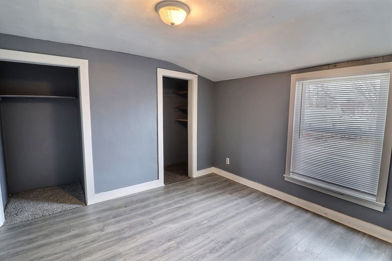 317 Grandview Ave Uppr #2 - Photo 3 of 7