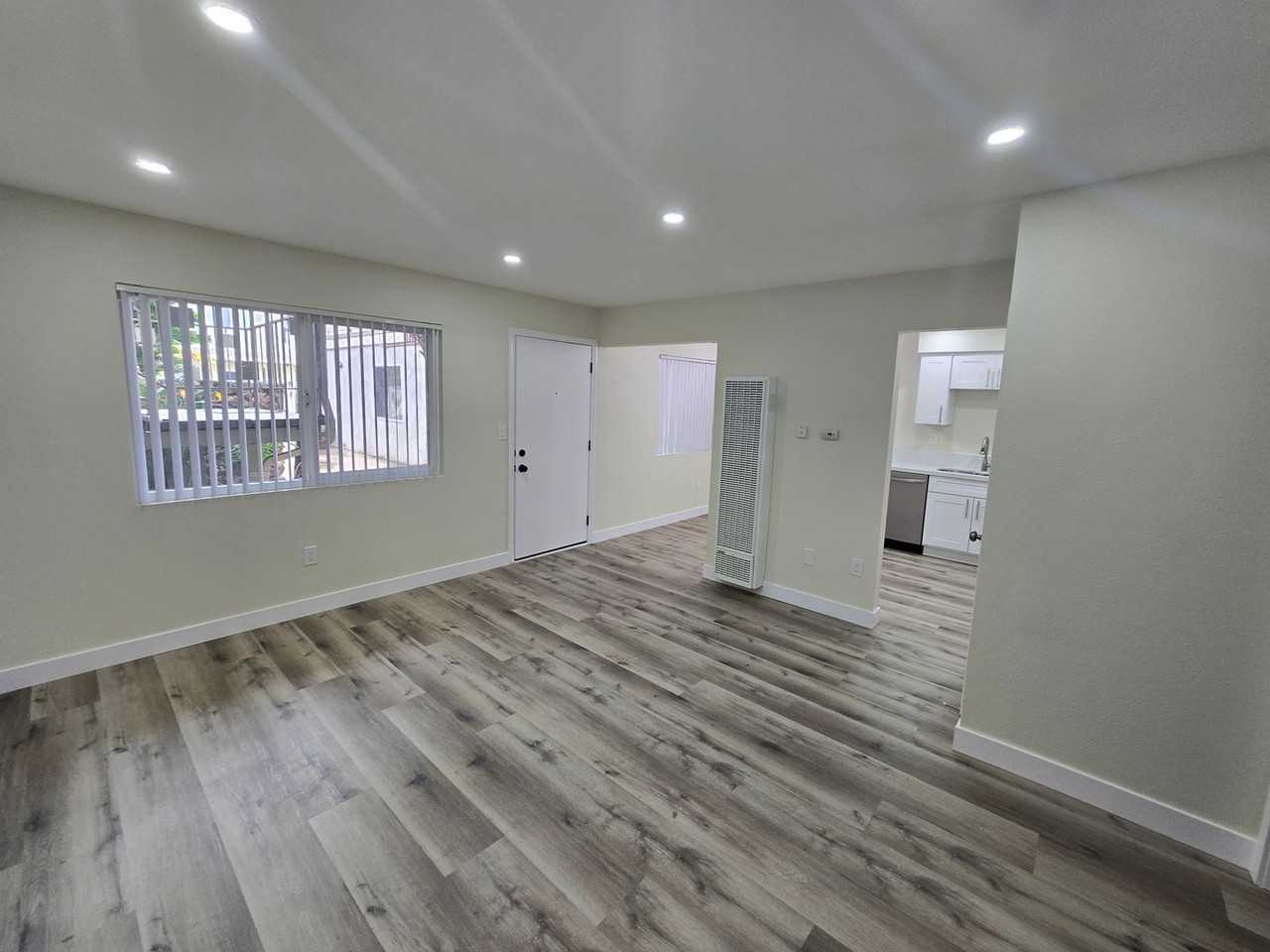 12th220 - Photo 6 of 34