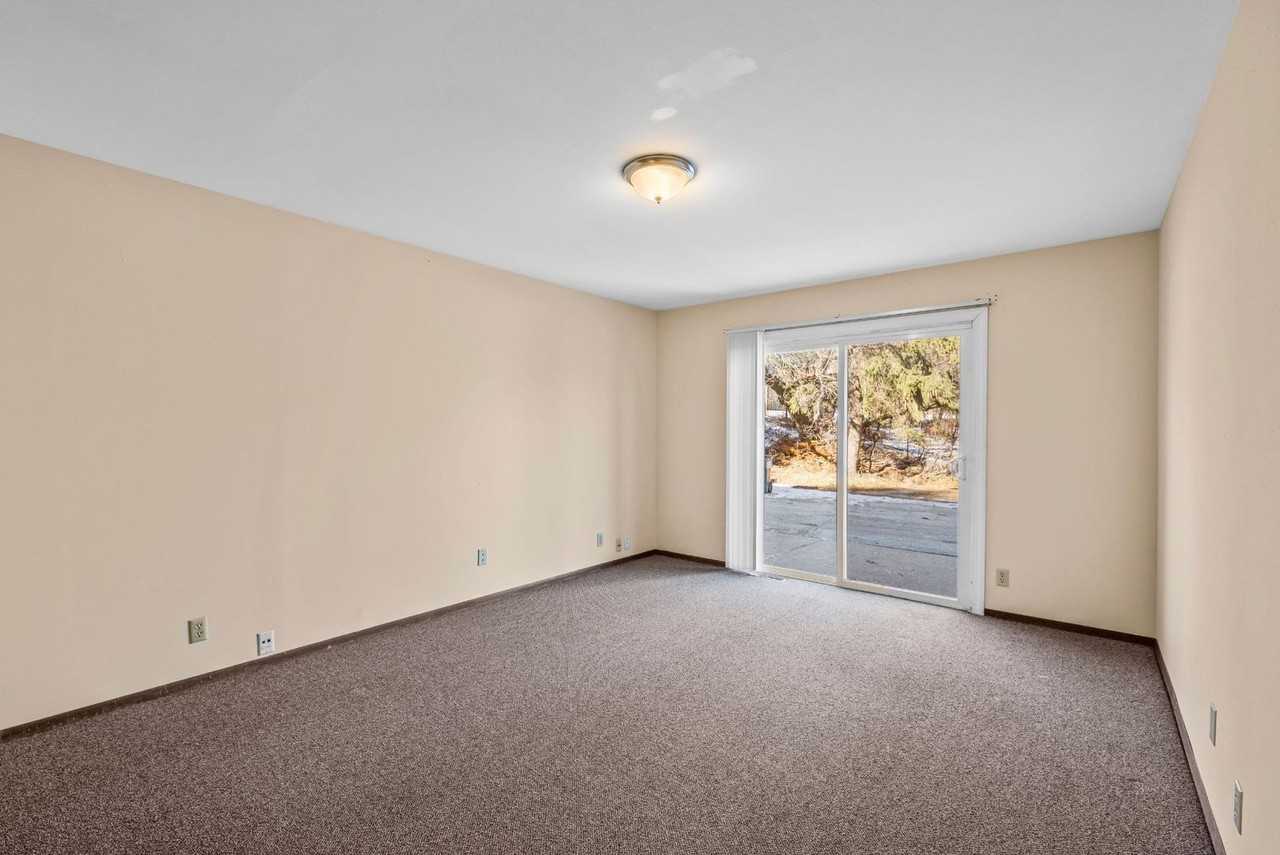 Good Hope Apartments - 2000 - Photo 3 of 12