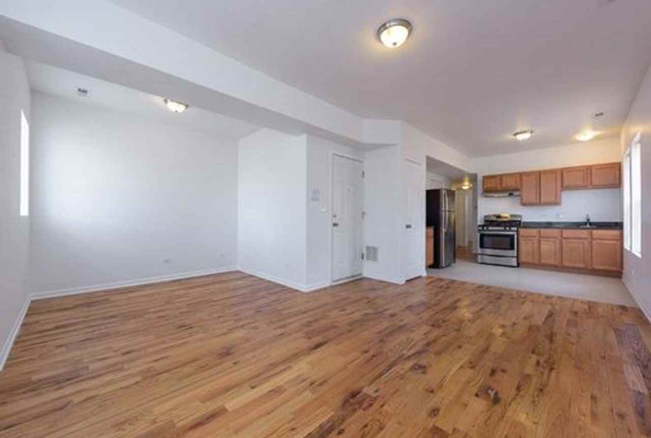 7546-7556 S Coles - Photo 4 of 8