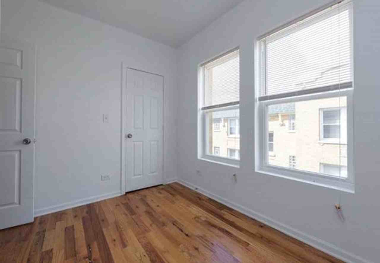 7546-7556 S Coles - Photo 5 of 8