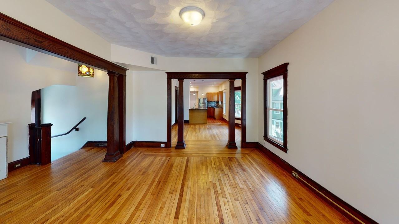 252 Goffe Ter - Photo 4 of 11