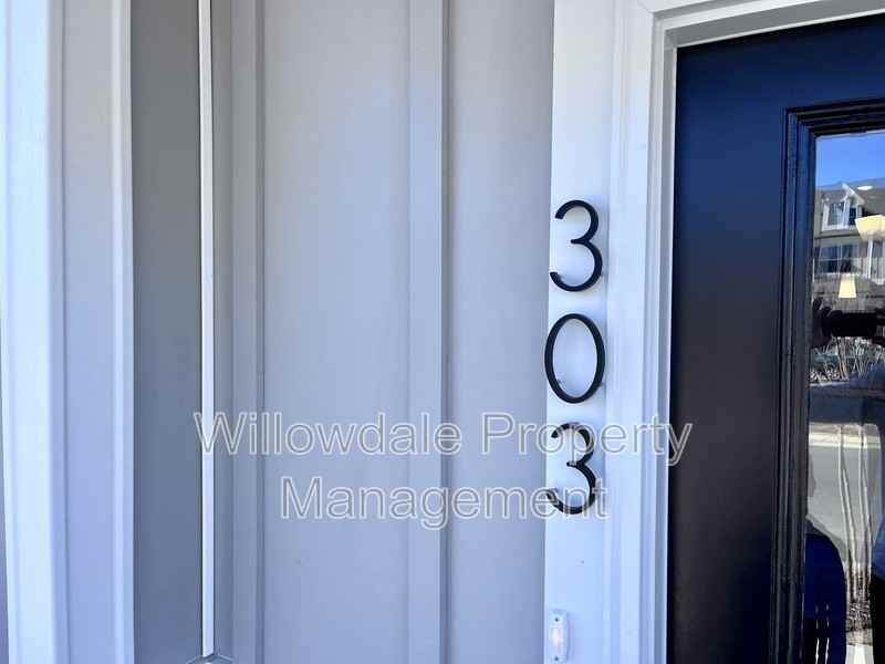 303 Parker Station Ave - Photo 2 of 28