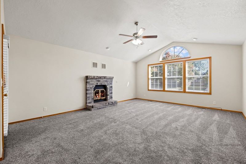 5415 N Noble Fir Ave - Photo 3 of 37