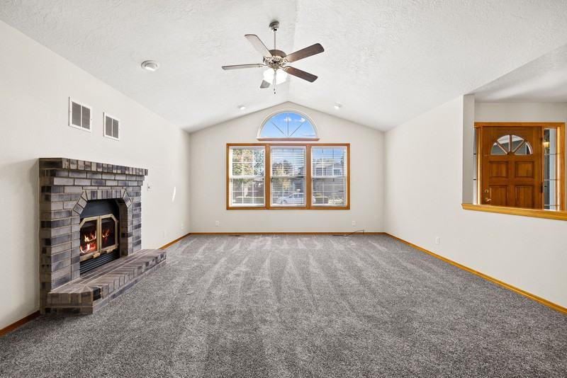 5415 N Noble Fir Ave - Photo 6 of 37