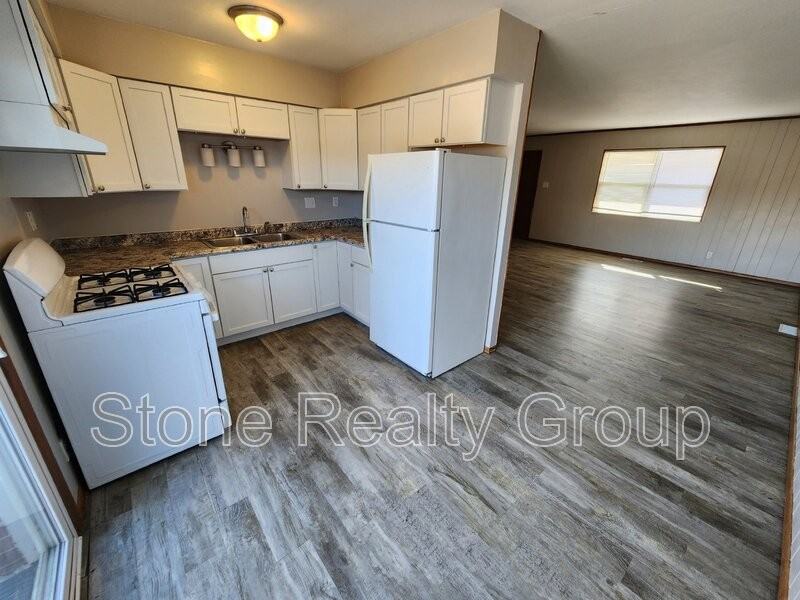676 Delaware Ave #24 - Photo 3 of 8