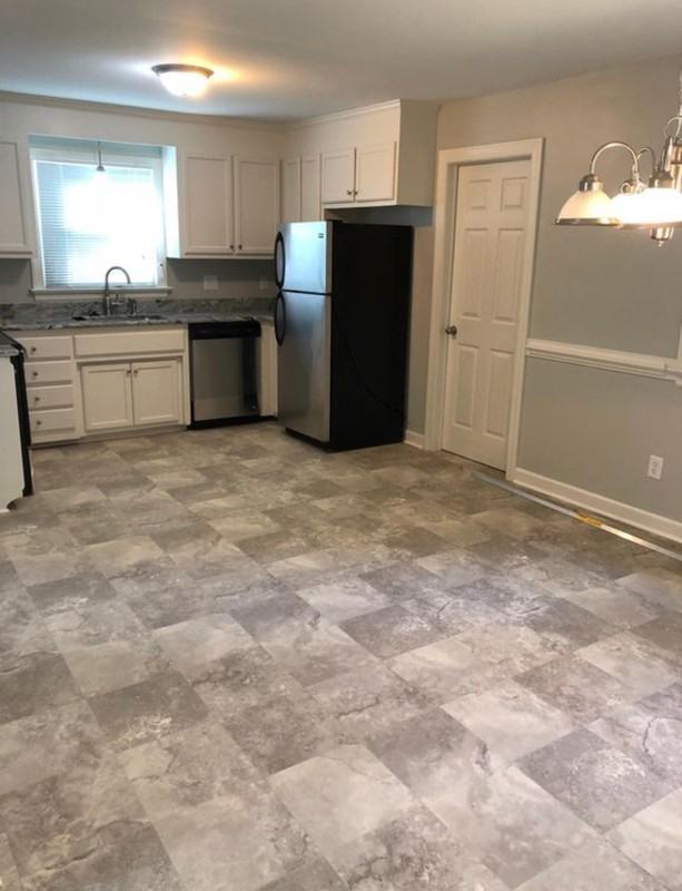 1608 Barberry Ln - Photo 3 of 12