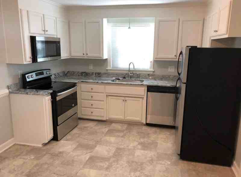 1608 Barberry Ln - Photo 4 of 12