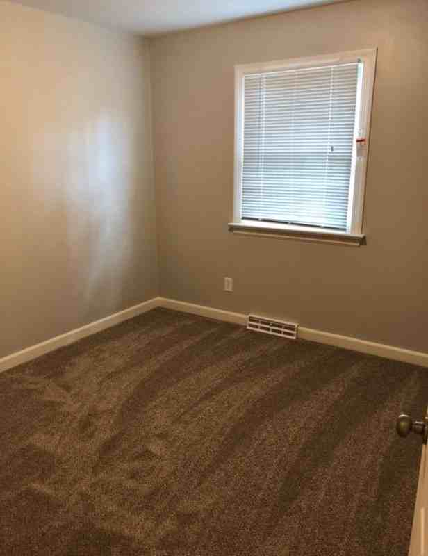 1608 Barberry Ln - Photo 5 of 12