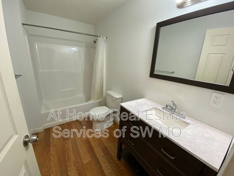 617 S Fort Ave - Photo 7 of 15