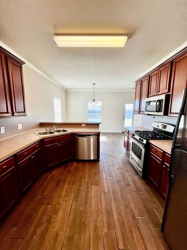 7232 Jurassic Dr - Photo 3 of 31