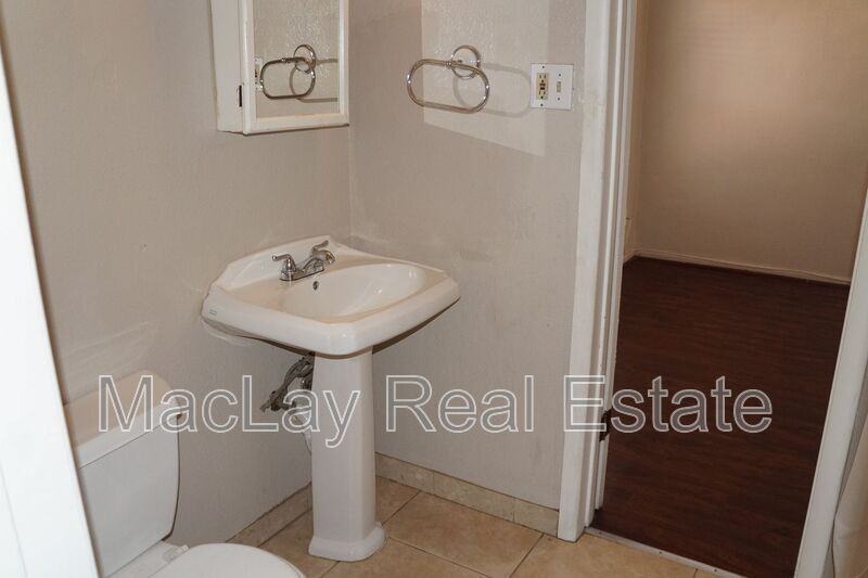 2227 N 24th Pl #4 - Photo 7 of 18