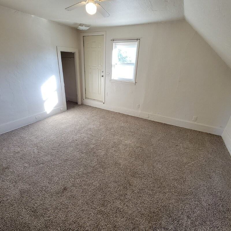 2220 E Walnut St #3 - Photo 2 of 30