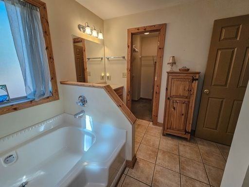 790 Monet Dr - Photo 5 of 50