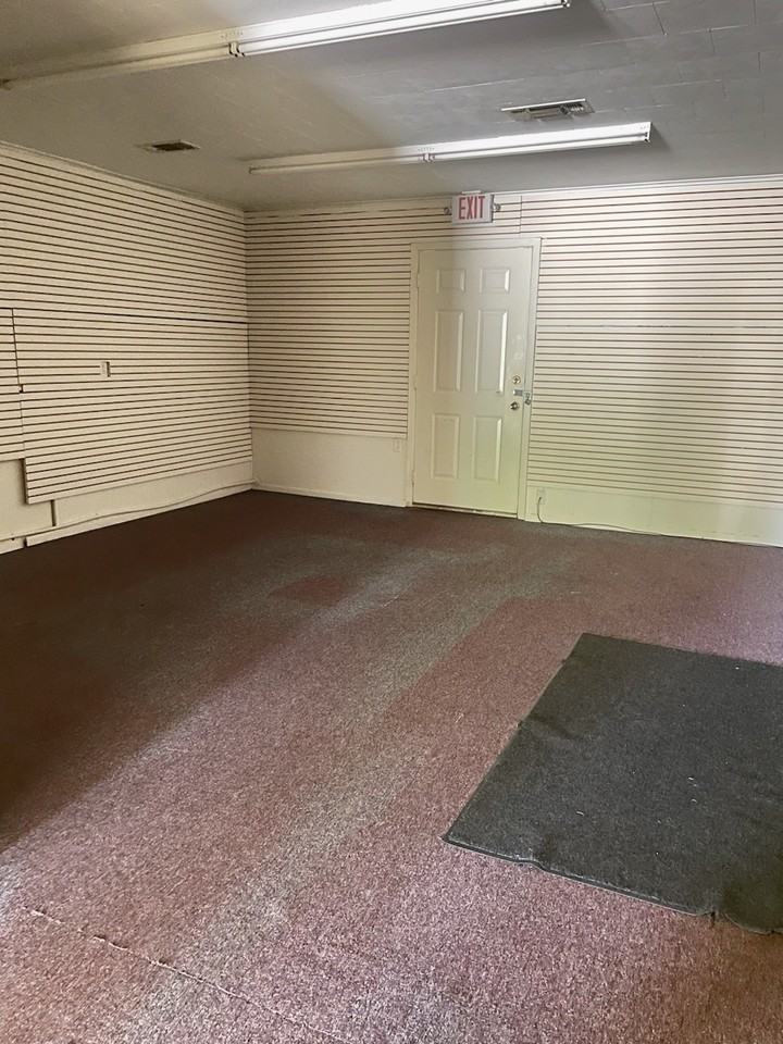 12393 Lake Charles Highway - Photo 2 of 7