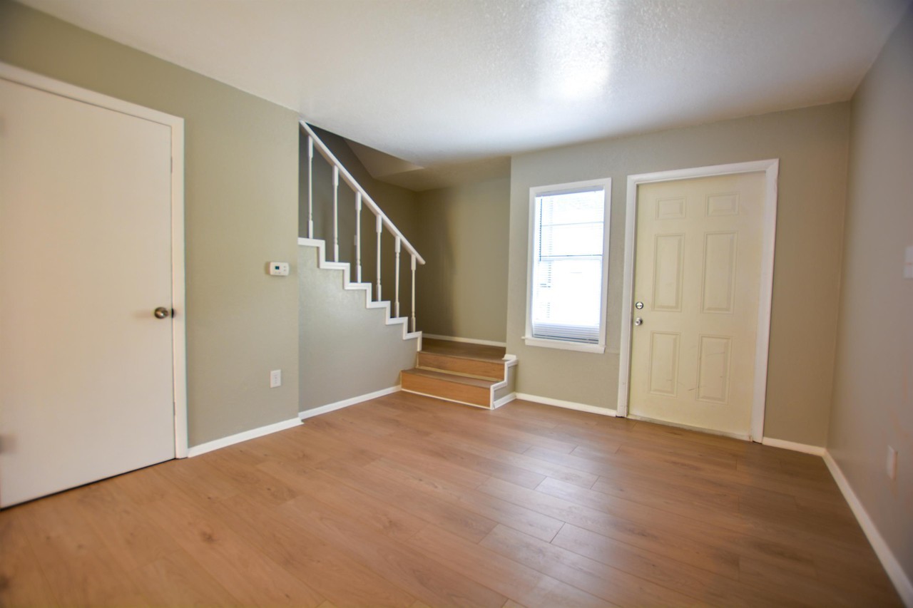 919 East Orange Street - Photo 2 of 13