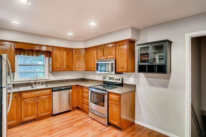 6416 Wilryan Ave - Photo 2 of 18