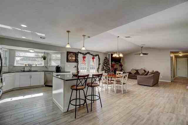 905 Ne Dove Ln #1 - Photo 7 of 46