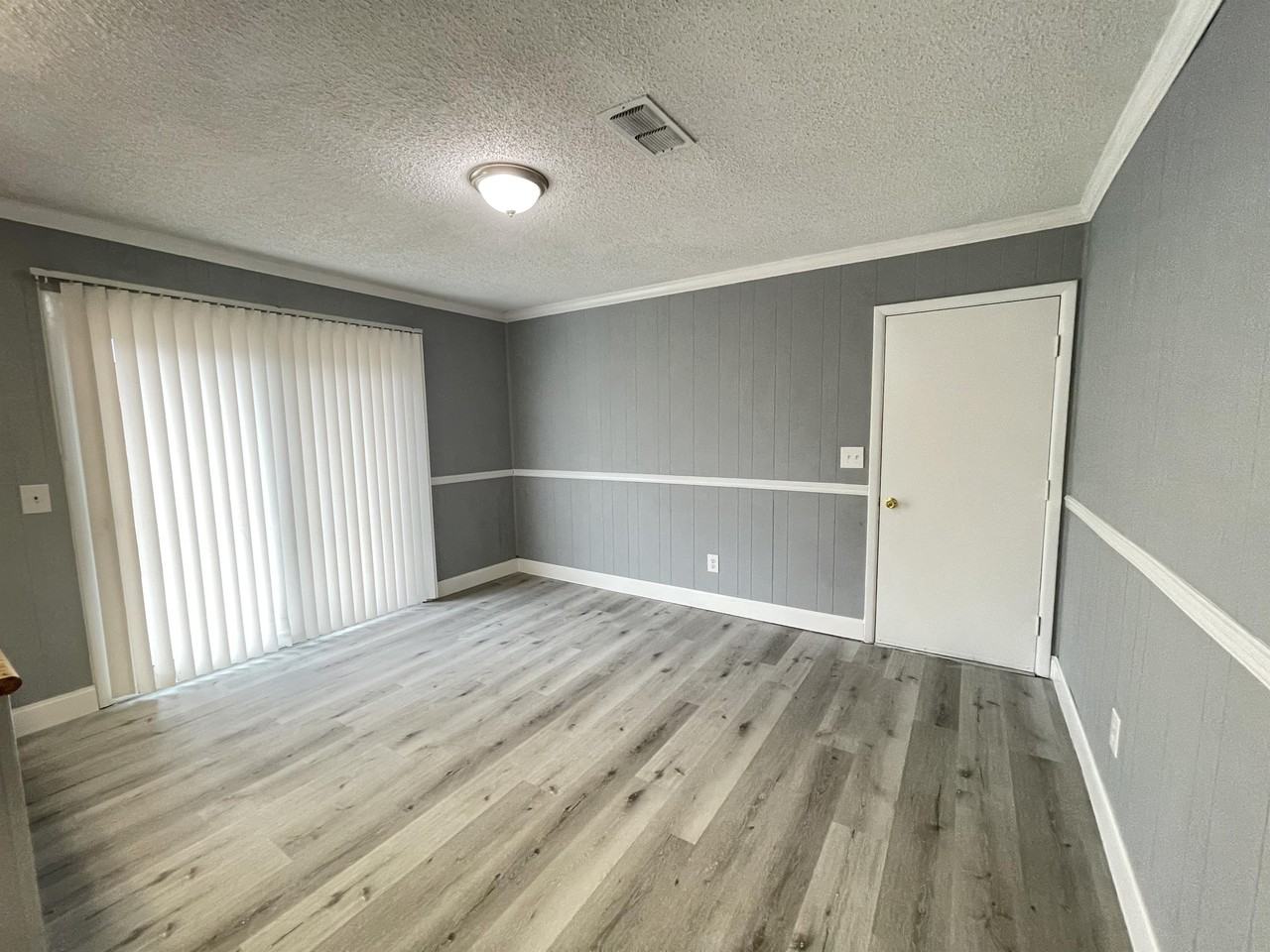 1607 Date Palm Dr #1 - Photo 4 of 12