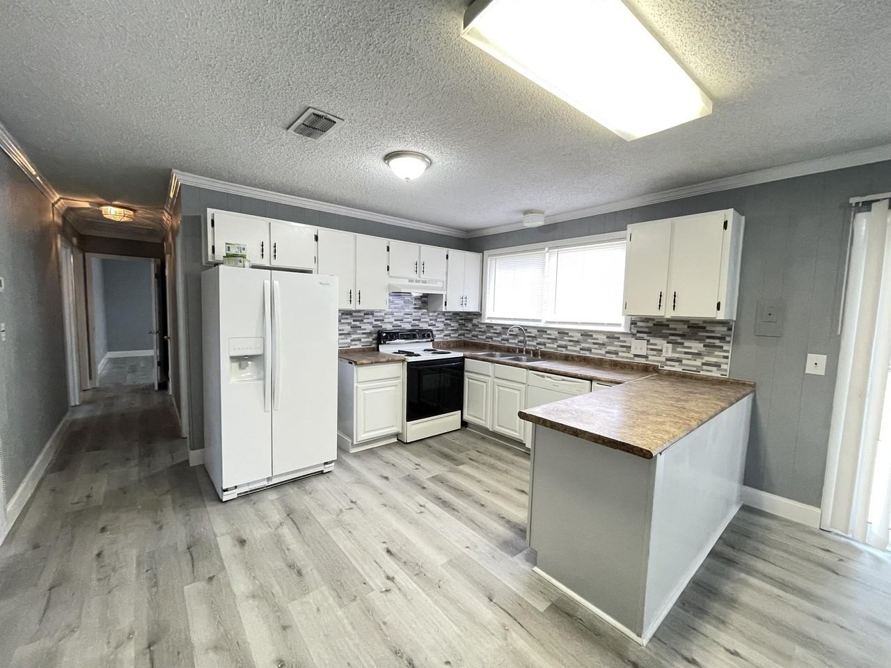 1607 Date Palm Dr #1 - Photo 5 of 12