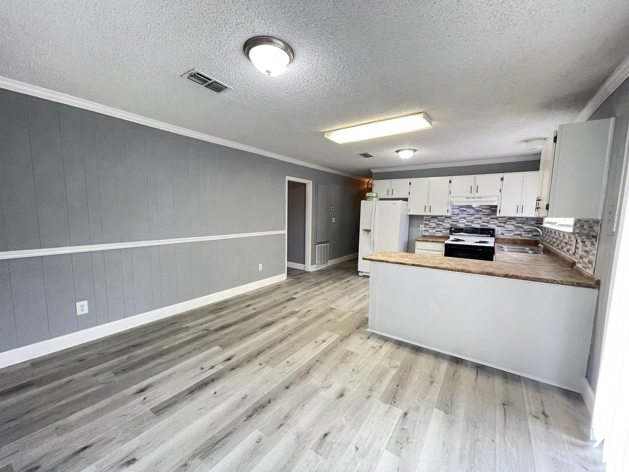 1607 Date Palm Dr #1 - Photo 6 of 12