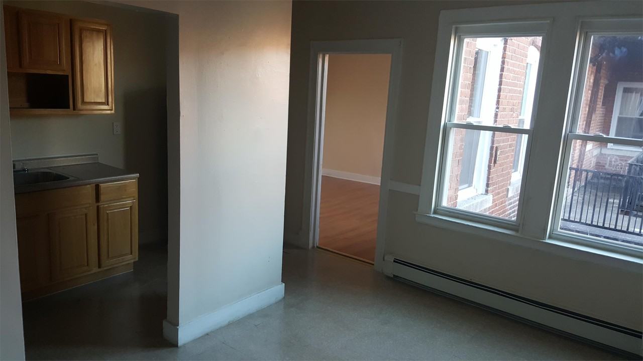 254 Albany Ave - Photo 4 of 18