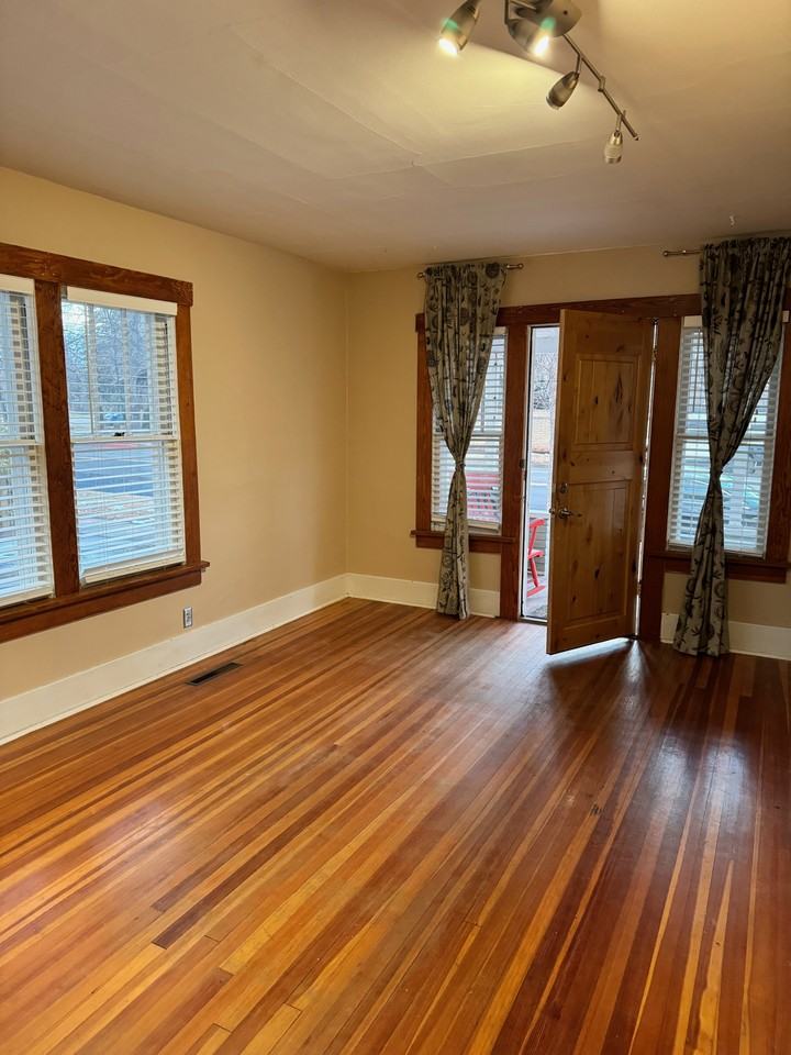 118 Jackson Ave #NA - Photo 2 of 12