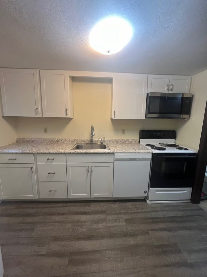 238 Hastings St #238 - Photo 3 of 12