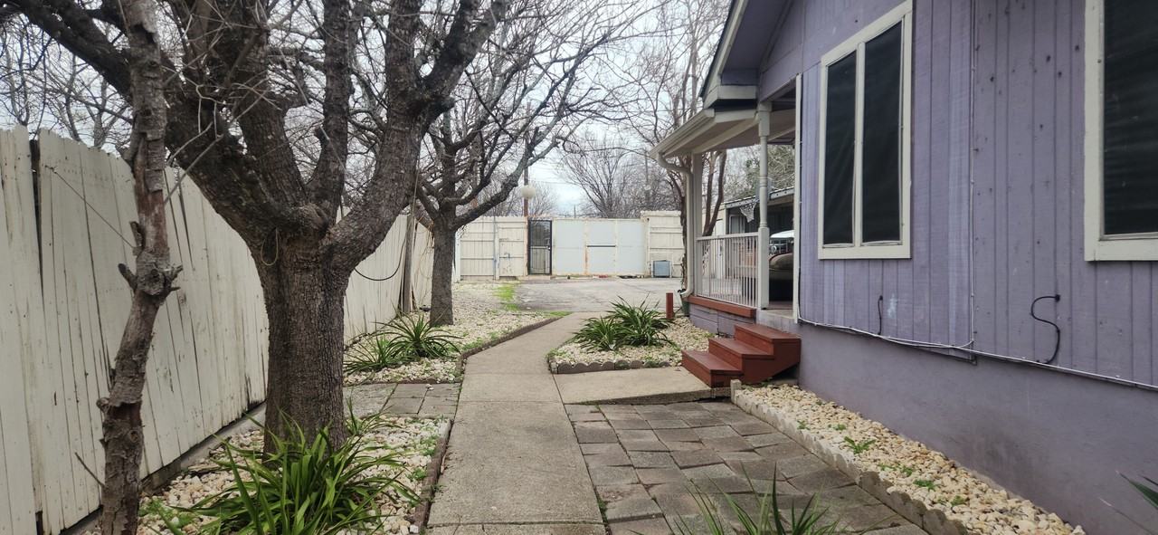 605 E Applegate Dr #B - Photo 2 of 20