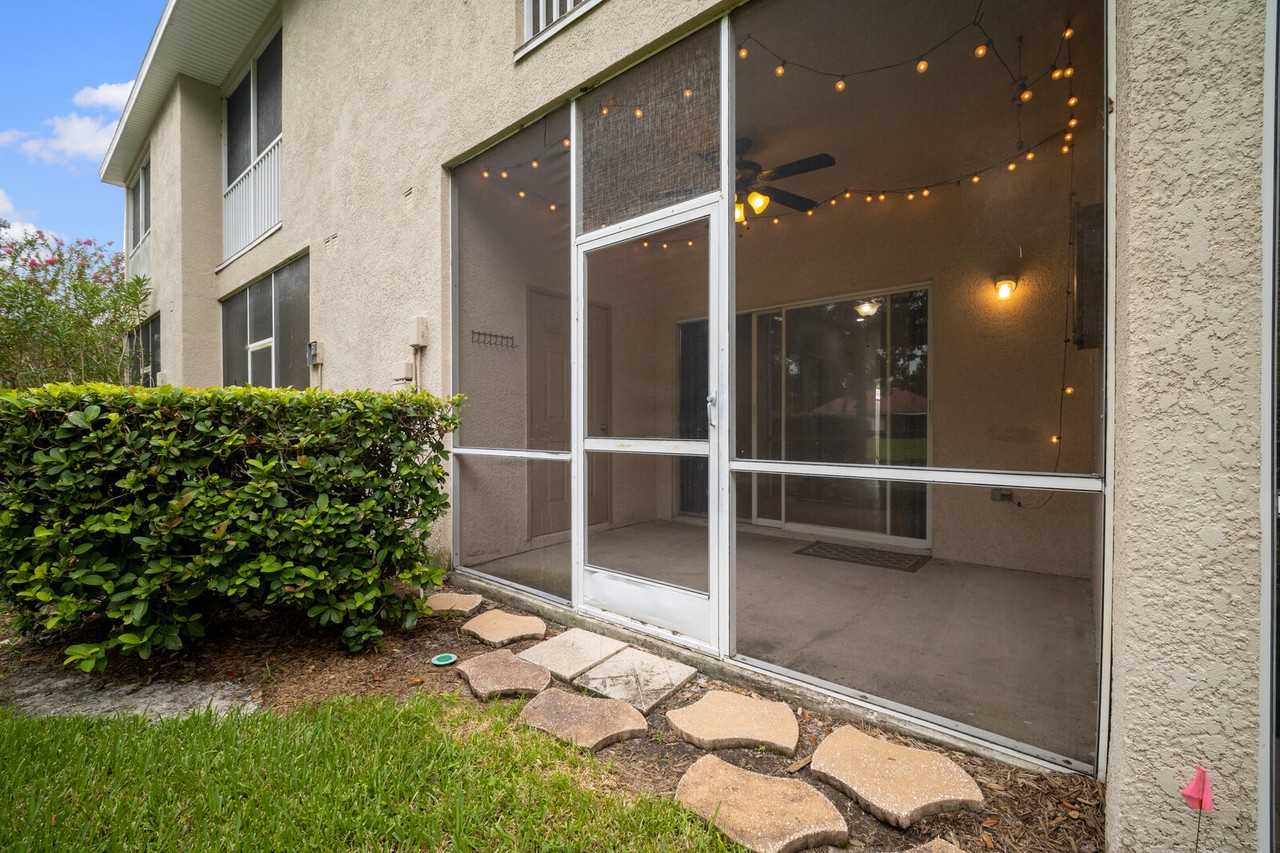 18505 Pebble Lake Ct - Photo 4 of 43