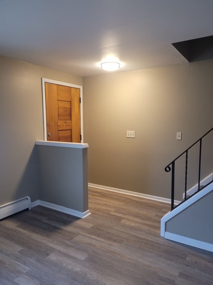 431 Alberta Dr 2, Buffalo, NY 14226 3 Bedroom Apartment for 1,795