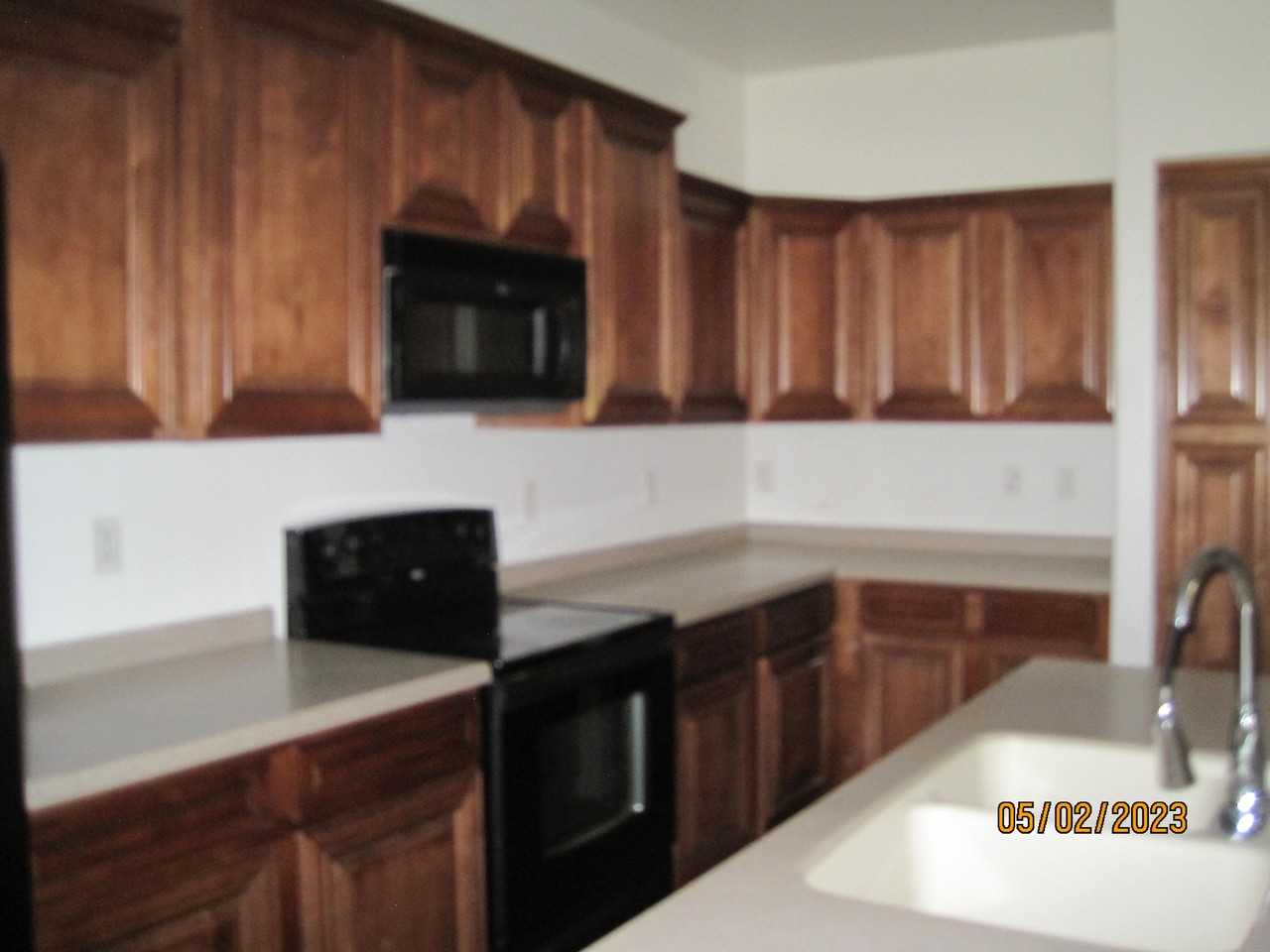 15241 W Old Oak Ln #NA - Photo 2 of 14