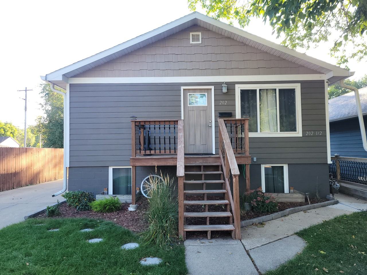 202 S Elmwood Ave #NA - Photo 2 of 9