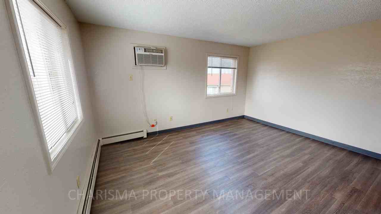 412 South Thompson Avenue #1 - Photo 2 of 16