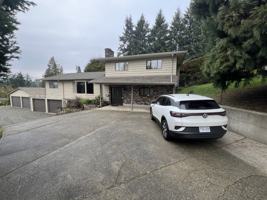 featured image of 1652 King John Way #1