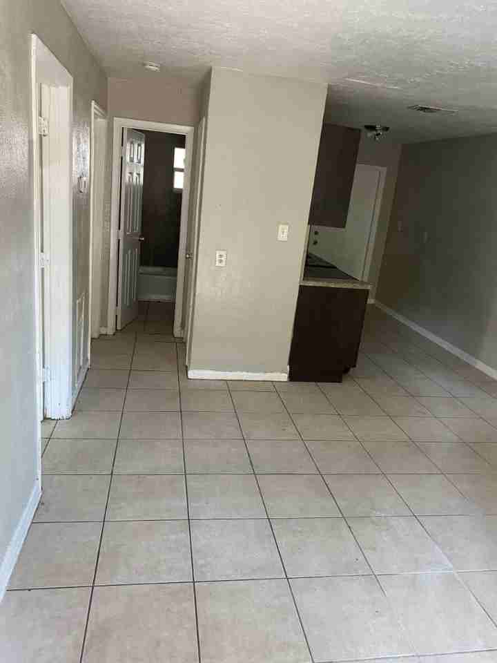 609 609 N 19 StreetUnit B #B - Photo 2 of 14