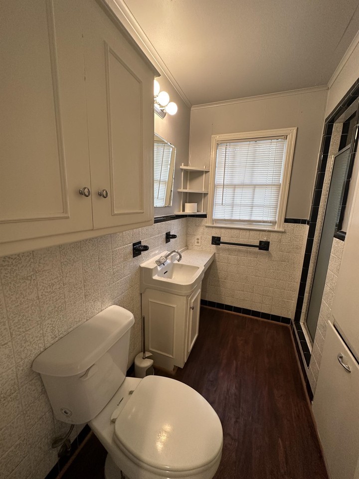2505 22nd St #B - Photo 5 of 20